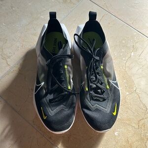 Nike vista run shoes size 9